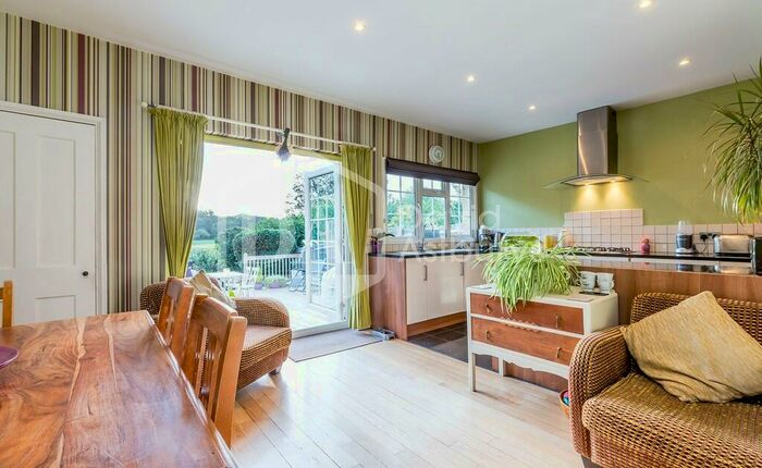 3 Bedroom Terraced House To Rent In Barrenger Road, Muswell Hill, London, N10