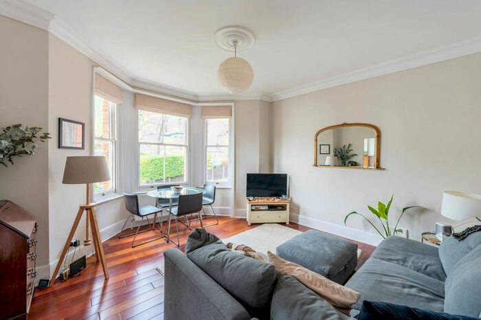 1 Bedroom Flat To Rent In Cintra Park, Crystal Palace, London SE19