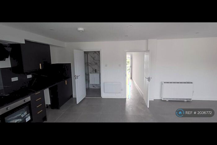 Studio To Rent In Poplar Road, Smethwick, B66