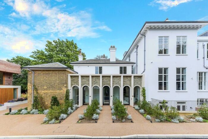 3 Bedroom Flat To Rent In Sydenham Hill London, SE26