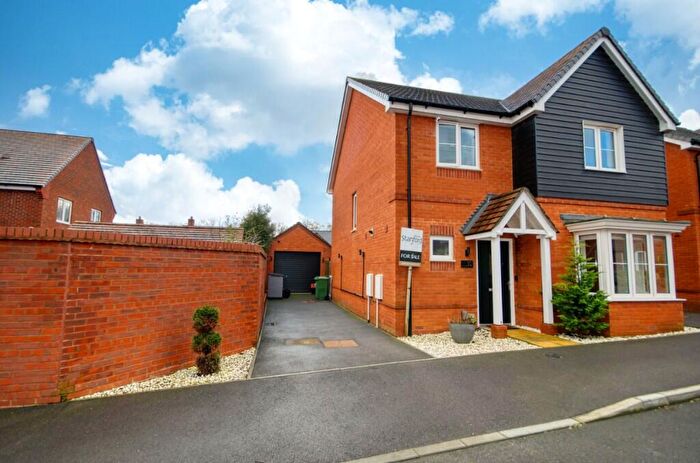 3 Bedroom Detached House For Sale In Harper Road, Botley, SO32
