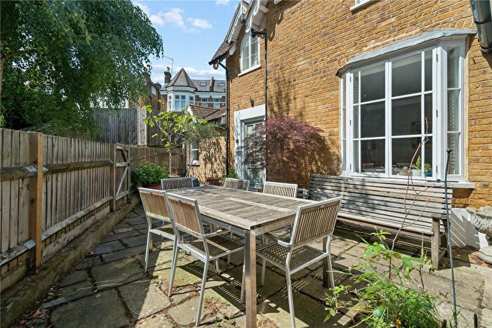 2 Bedroom Flat For Sale In St. Margarets Road, St Margarets, TW1