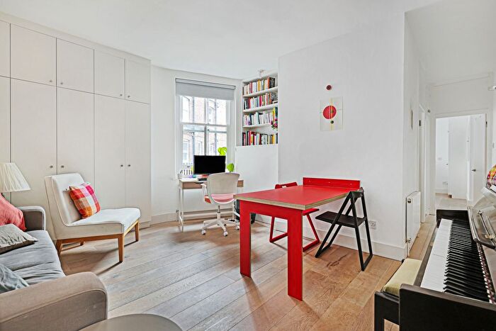 1 Bedroom Flat To Rent In Cloudesley Mansions, Cloudesley Place, N1