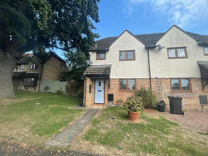 3 Bedroom End Of Terrace House To Rent In Coopers Way, Newent, GL18