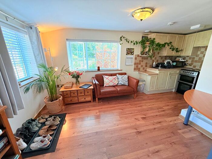 1 Bedroom Bungalow To Rent In Trull, Taunton, TA3