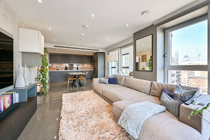 2 Bedroom Flat To Rent In Blackfriars Road, Southwark, London, SE1