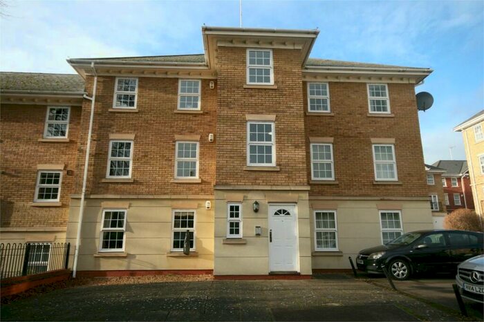 2 Bedroom Flat To Rent In Scholars Court, Town Centre, Northampton, NN1