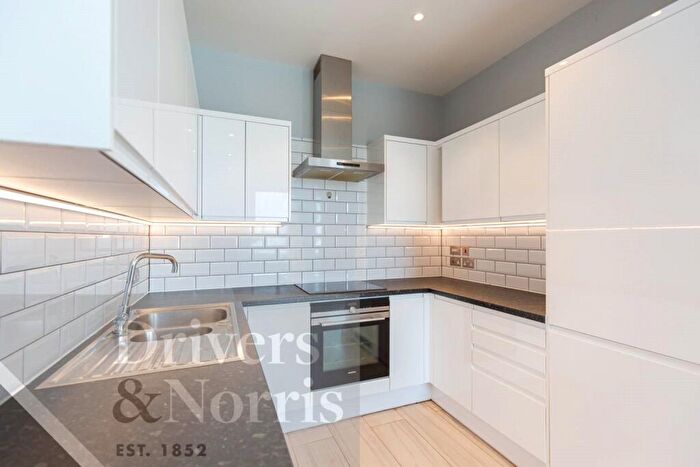1 Bedroom Apartment To Rent In Holloway Road, Holloway, London, N7