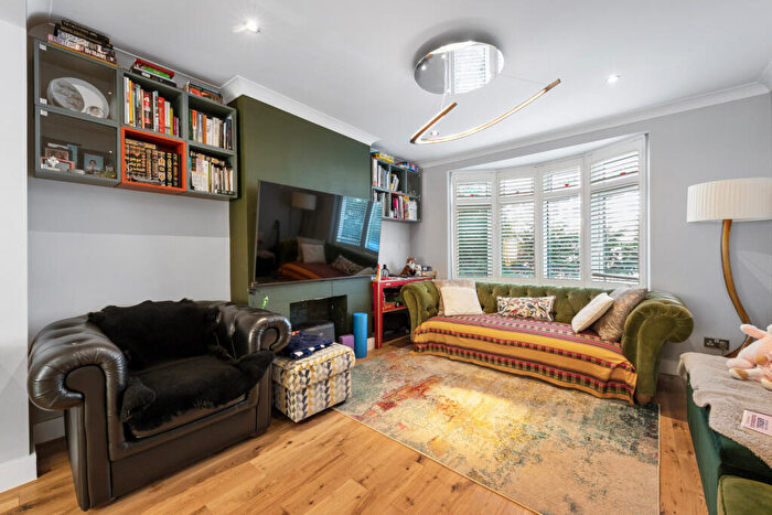 3 Bedroom Terraced House To Rent In Caesars Walk, Mitcham, CR4