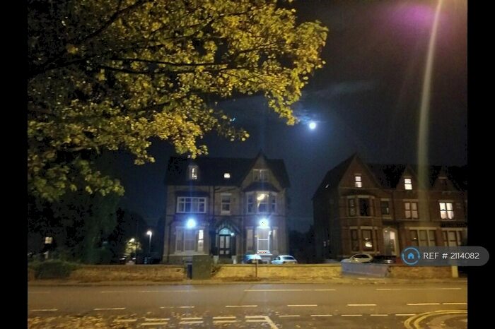 1 Bedroom Flat To Rent In Palatine Road, Manchester, M20