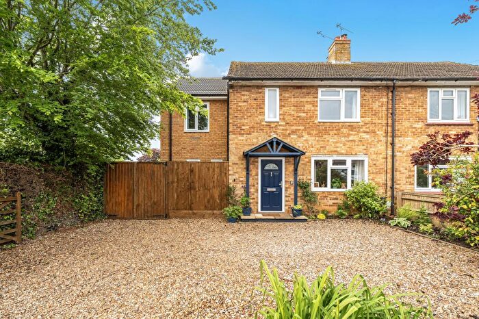 3 Bedroom Semi-Detached House For Sale In Coltman Avenue, Long Crendon, HP18