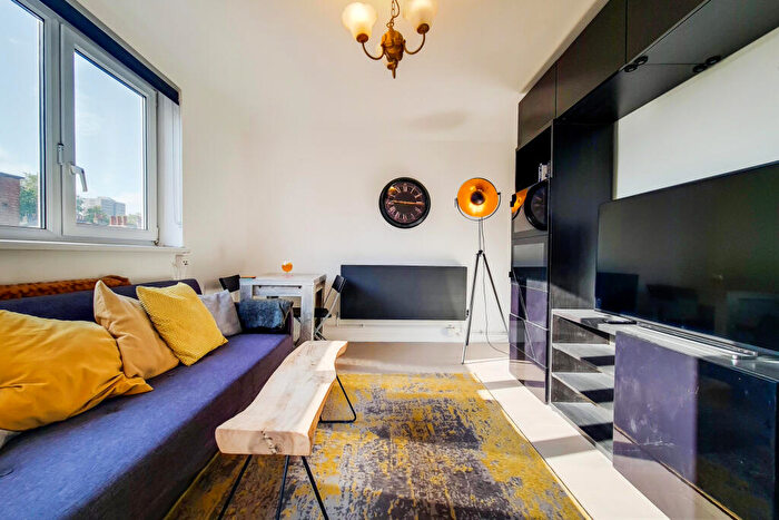 1 Bedroom Apartment To Rent In Bazely Street, London, E14
