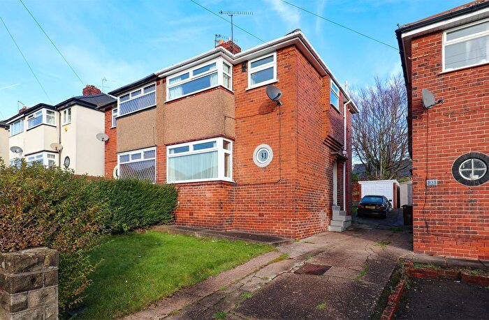 3 Bedroom Semi Detached House To Rent In Sharrard Grove, Sheffield, S12
