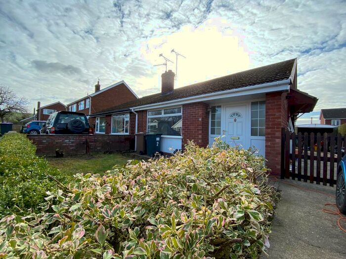 2 Bedroom Bungalow To Rent In Somerville Close, Waddington, LN5