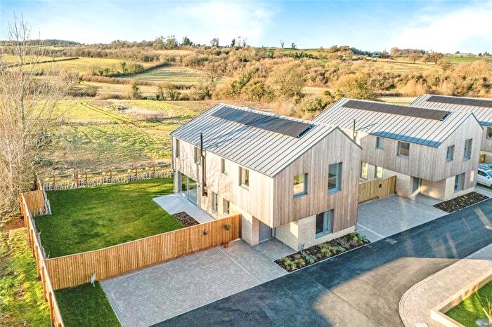 4 Bedroom Detached House For Sale In The Barn Garden, Great Elm, BA11