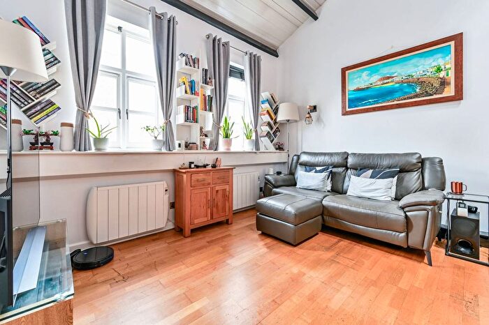 1 Bedroom Flat For Sale In City Road, Old Street, London, EC1V