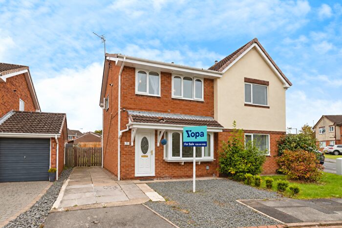 3 Bedroom Semi-Detached House For Sale In Alnwick Grove, Newton Aycliffe, DL5