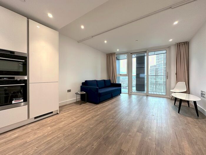 2 Bedroom Flat To Rent In Gladwin Tower, Wandsworth Road, London, SW8