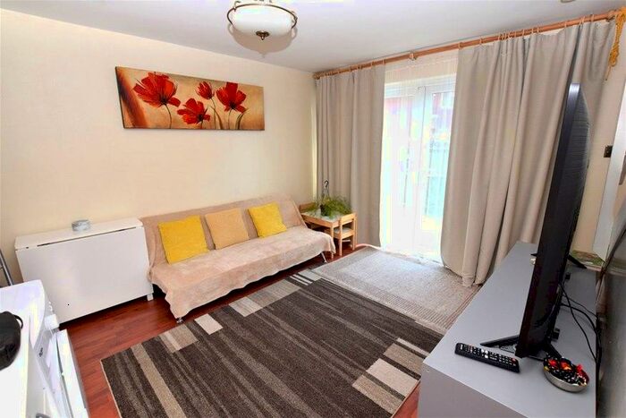 1 Bedroom House To Rent In Batten Close, Beckton, E6