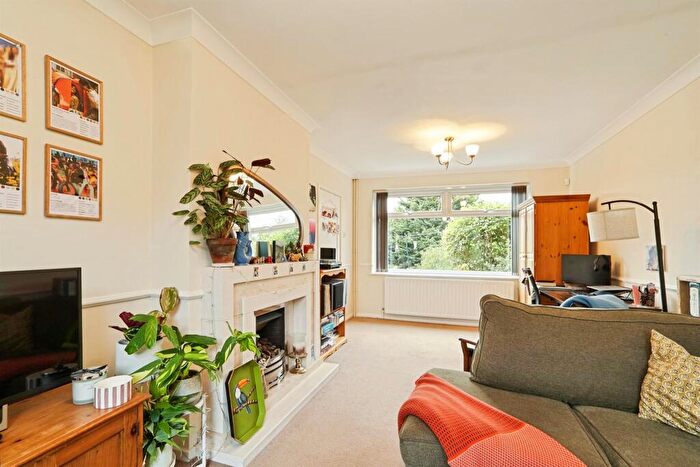 2 Bedroom Semi-Detached House For Sale In Woodnook Drive, Leeds, LS16