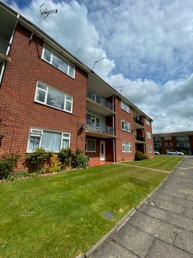 2 Bedroom Flat To Rent In Rowan Close, St Albans, AL4