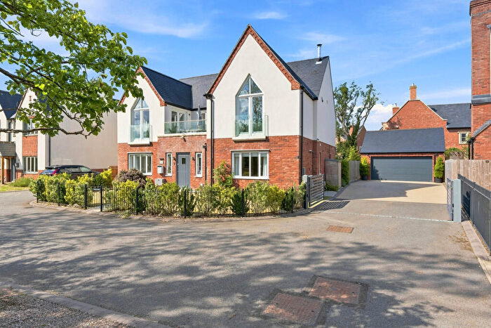 4 Bedroom Detached House For Sale In Bishops Acre, Lighthorne Village, CV35