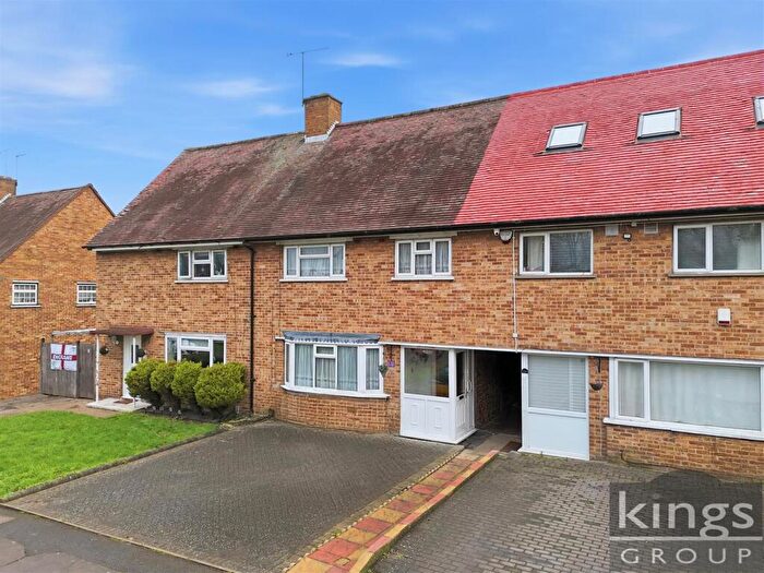 3 Bedroom House For Sale In Lackmore Road, Enfield, EN1