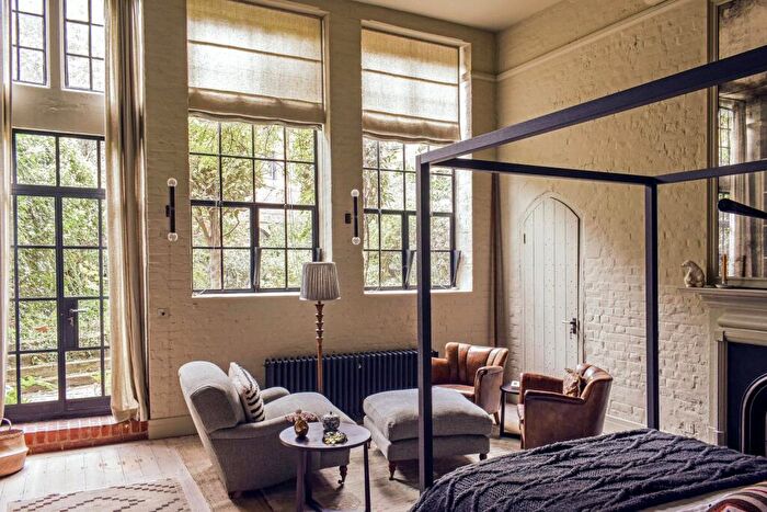 3 Bedroom Maisonette For Sale In London, SE11 - Photo 4