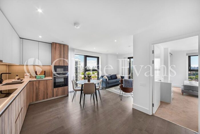 2 Bedroom Flat To Rent In Park & Sayer, Hewson Way, Elephant & Castle, London, SE17