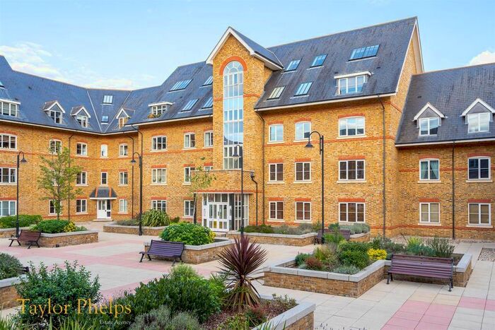 1 Bedroom Flat To Rent In Station Road, Ware, SG12