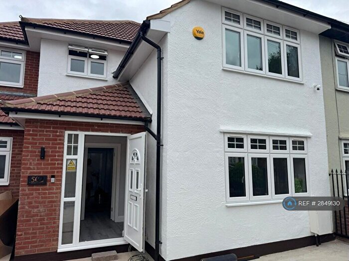 4 Bedroom Semi-Detached House To Rent In Mawney Road, Romford, RM7