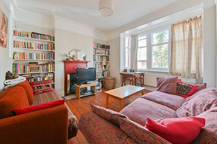 2 Bedroom Maisonette For Sale In Dumbarton, Brixton Hill, London, SW2