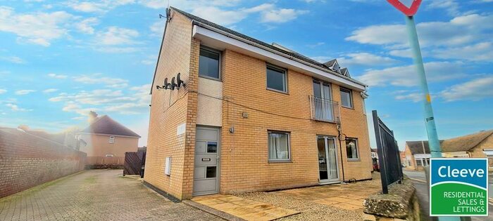 2 Bedroom Maisonette To Rent In Church Road, Bishops Cleeve, GL52