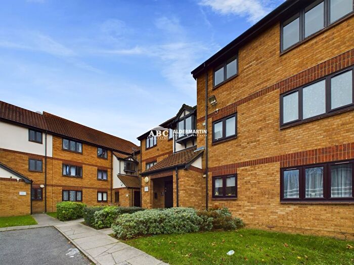2 Bedroom Flat To Rent In Magpie Close, London, NW9