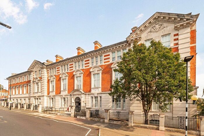 2 Bedroom Flat For Sale In Winchester Street, Acton, W3