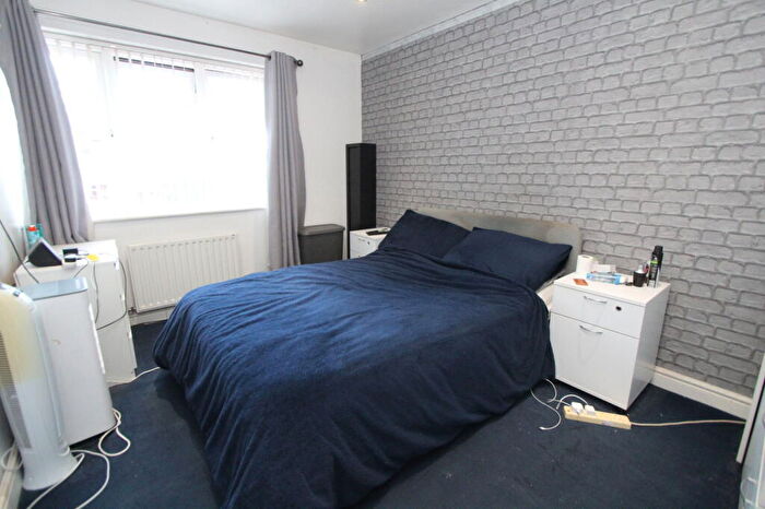 3 Bedroom Semi-Detached House For Sale In Weaver Close, Pensnett, Brierley Hill, DY5