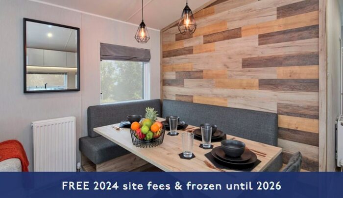 2 Bedroom Property For Sale In Mawgan Porth, Newquay, TR8