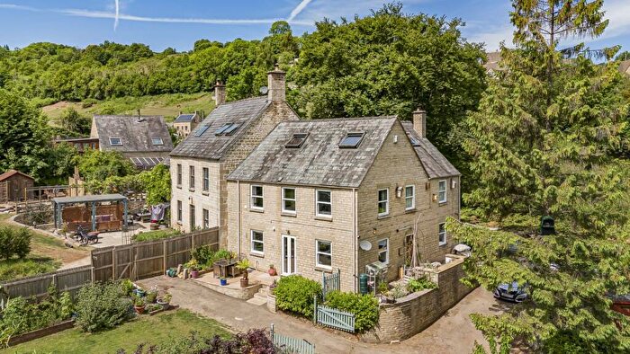 5 Bedroom Semi-Detached House For Sale In Swells Hill, Brimscombe, Stroud, GL5