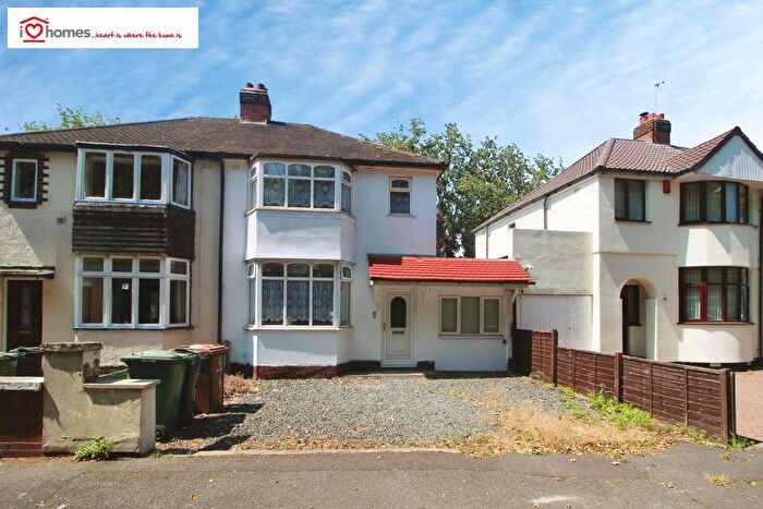 4 Bedroom Semi-Detached House To Rent In Bentley Mill Lane, Walsall, WS2