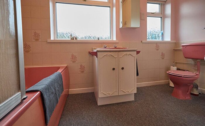 2 Bedroom Detached Bungalow For Sale In De La Bere Crescent, Burbage, Hinckley, LE10