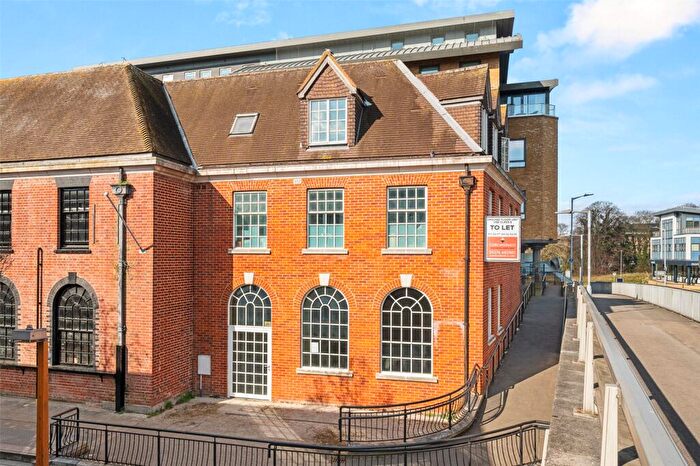 1 Bedroom Apartment For Sale In High Street, Bracknell, Berkshire, RG12