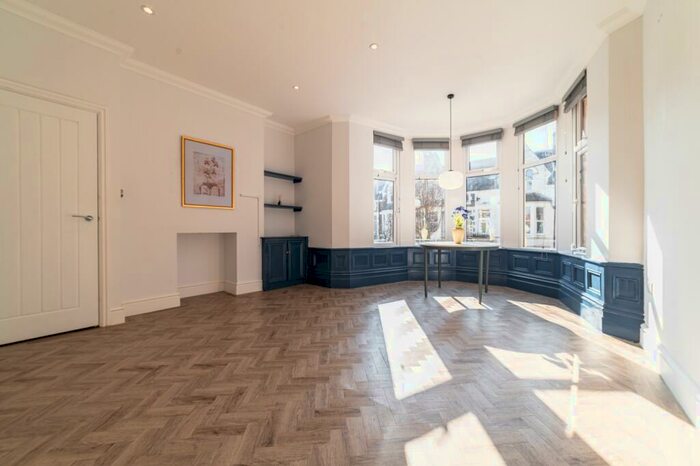 2 Bedroom Flat To Rent In Connaught Road, Roath, CF24