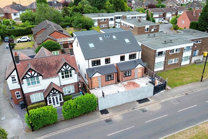3 Bedroom Semi-Detached House To Rent In Whitehouse Common Road, Sutton Coldfield, B75