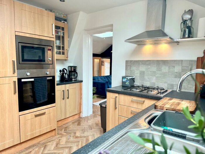3 Bedroom Maisonette To Rent In The Highway, New Inn, Pontypool, NP4