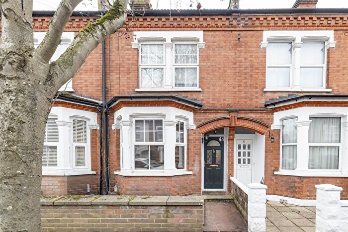 3 Bedroom End Terrace House For Sale In Bruce Grove, Watford, WD24