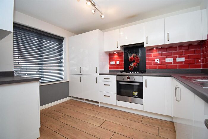 4 Bedroom Semi-detached House For Sale In Craig Hopson Avenue, Castleford, WF10