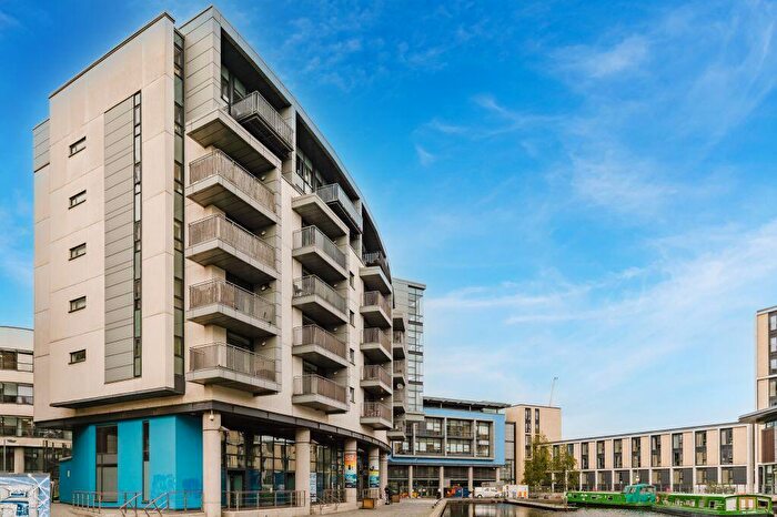 3 Bedroom Flat For Sale In / Fountainbridge, Edinburgh, EH3
