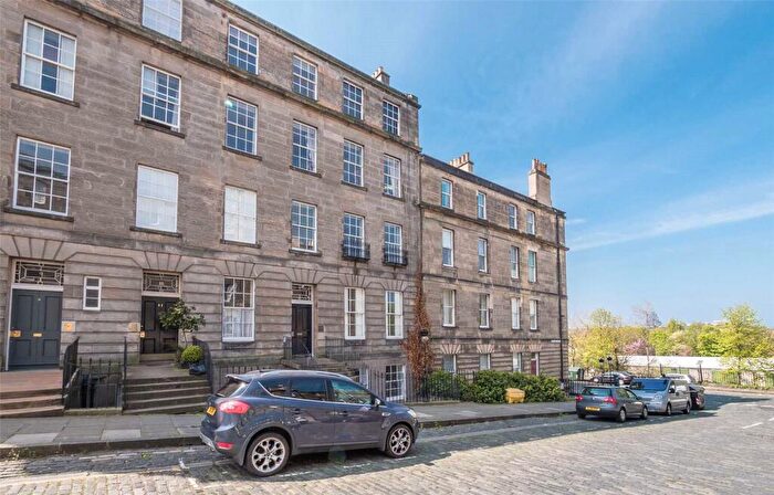 3 Bedroom Flat To Rent In Dundonald Street, Edinburgh, EH3