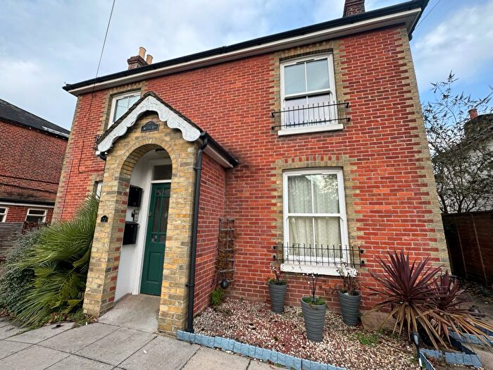 2 Bedroom Flat To Rent In Victoria Road, Southampton, SO31