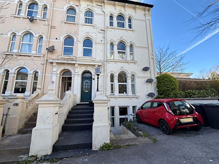 1 Bedroom Flat To Rent In Orchard Gardens, Teignmouth, TQ14